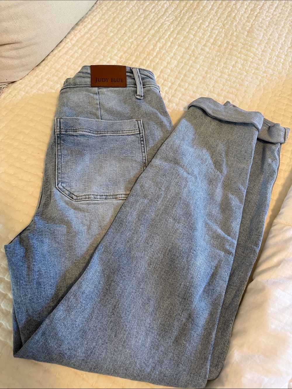 Judy Blue women’s  Faded Light Blue Relaxed Jeans